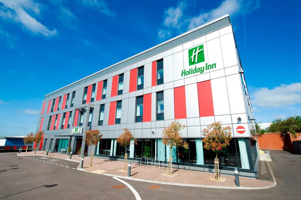 holiday inn luton airport main hotel exterior image the professional traveller