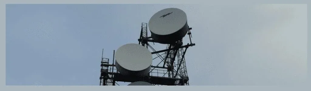 things to do shetland image showing mossy hill scatter station mast