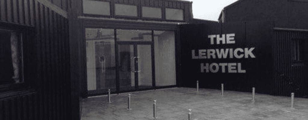 the lerwick hotel entrance
